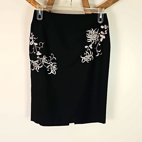 LOFT Dresses & Skirts - LOFT by Ann Taylor Woman's Skirt. EUC